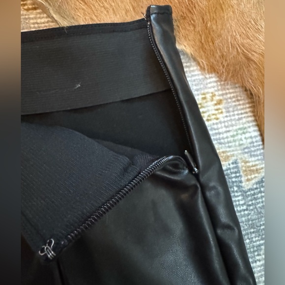 Abercrombie & Fitch Split-Hem Vegan Leather Slim Flare Pant Black sz M - Picture 7 of 7